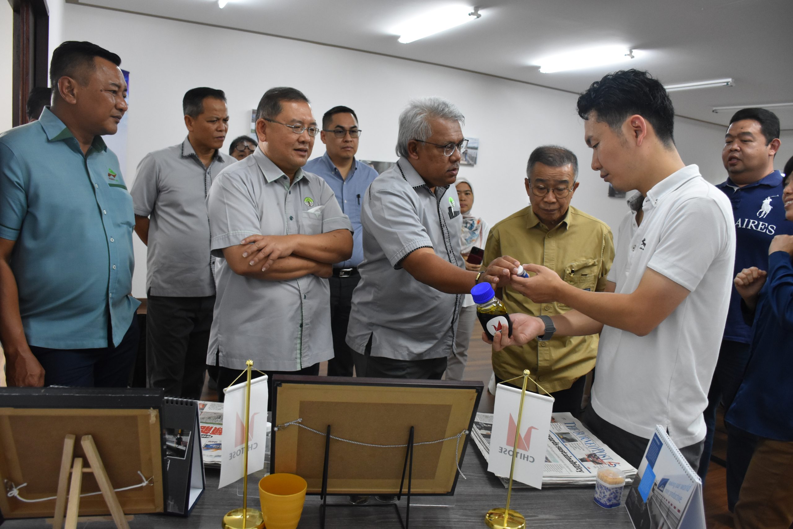 Read more about the article GENERAL MANAGER AND ENTOURAGE VISITS CHITOSE